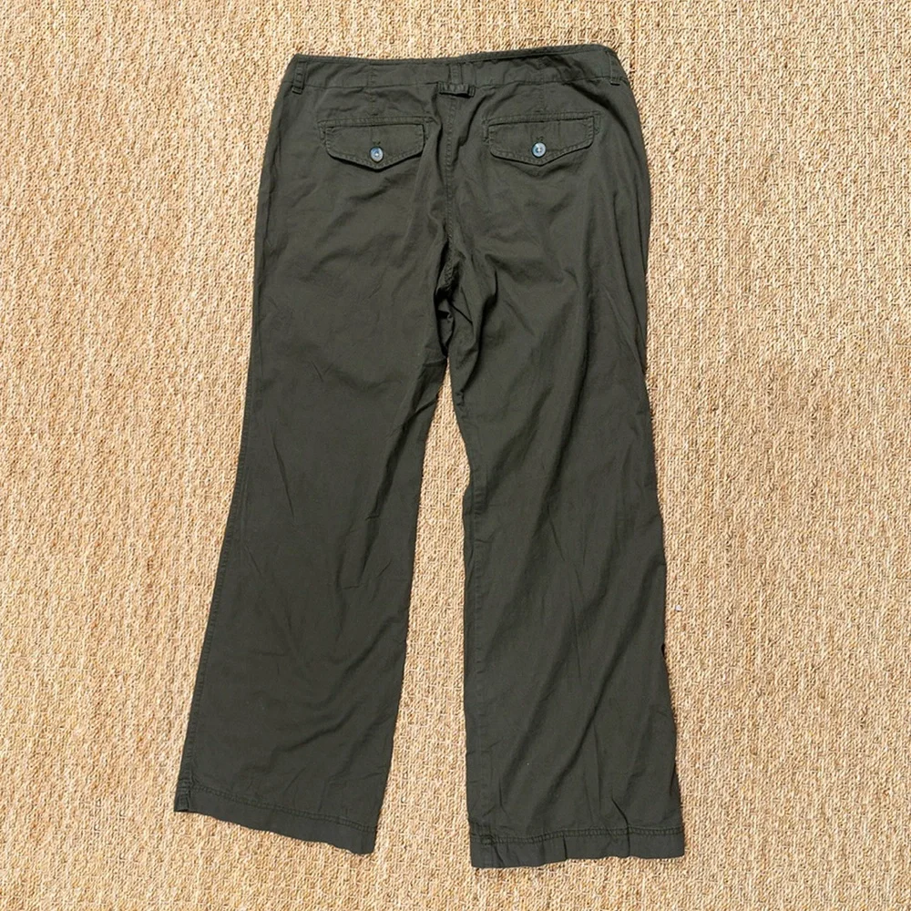 Old Navy Women's Wide Leg Pants in Dark Olive - Picture 2 of 3